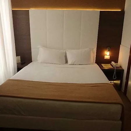 Ambassador-monaco מלון 3*
