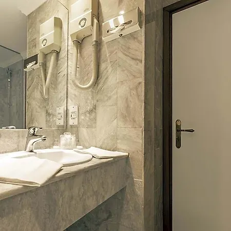 Hotel Ambassador-monaco 3*