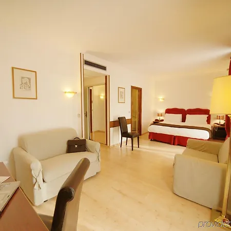 Ambassador-monaco Otel