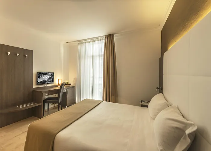 Ambassador-monaco מלון 3*