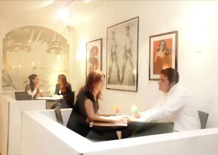 Ambassador-monaco מלון