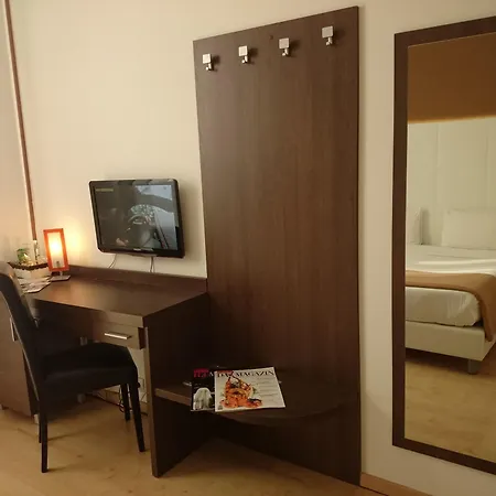 Hotel Ambassador-monaco 3*